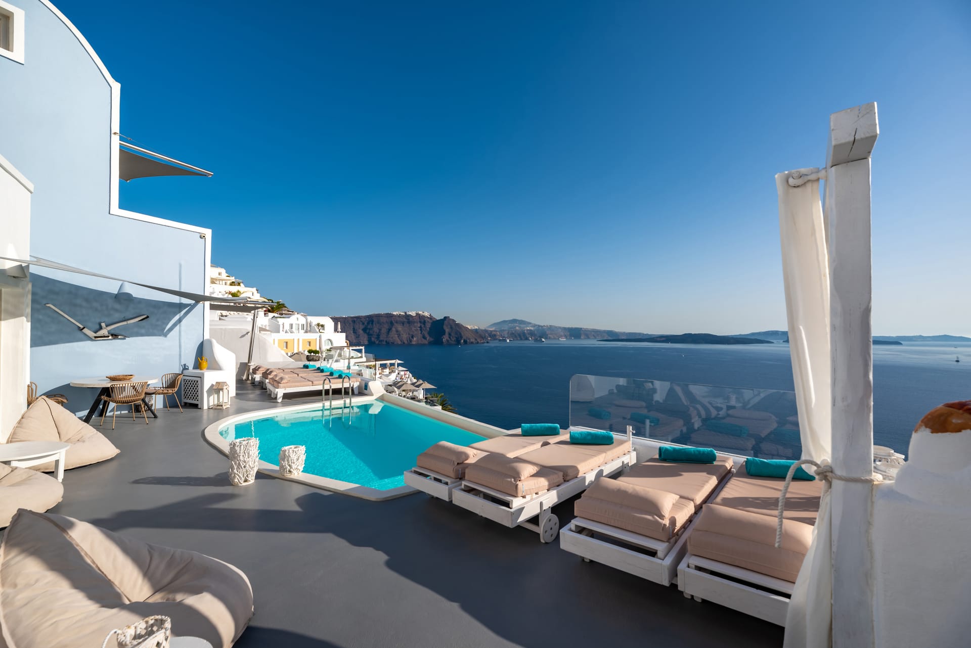 Kima Oia Suites