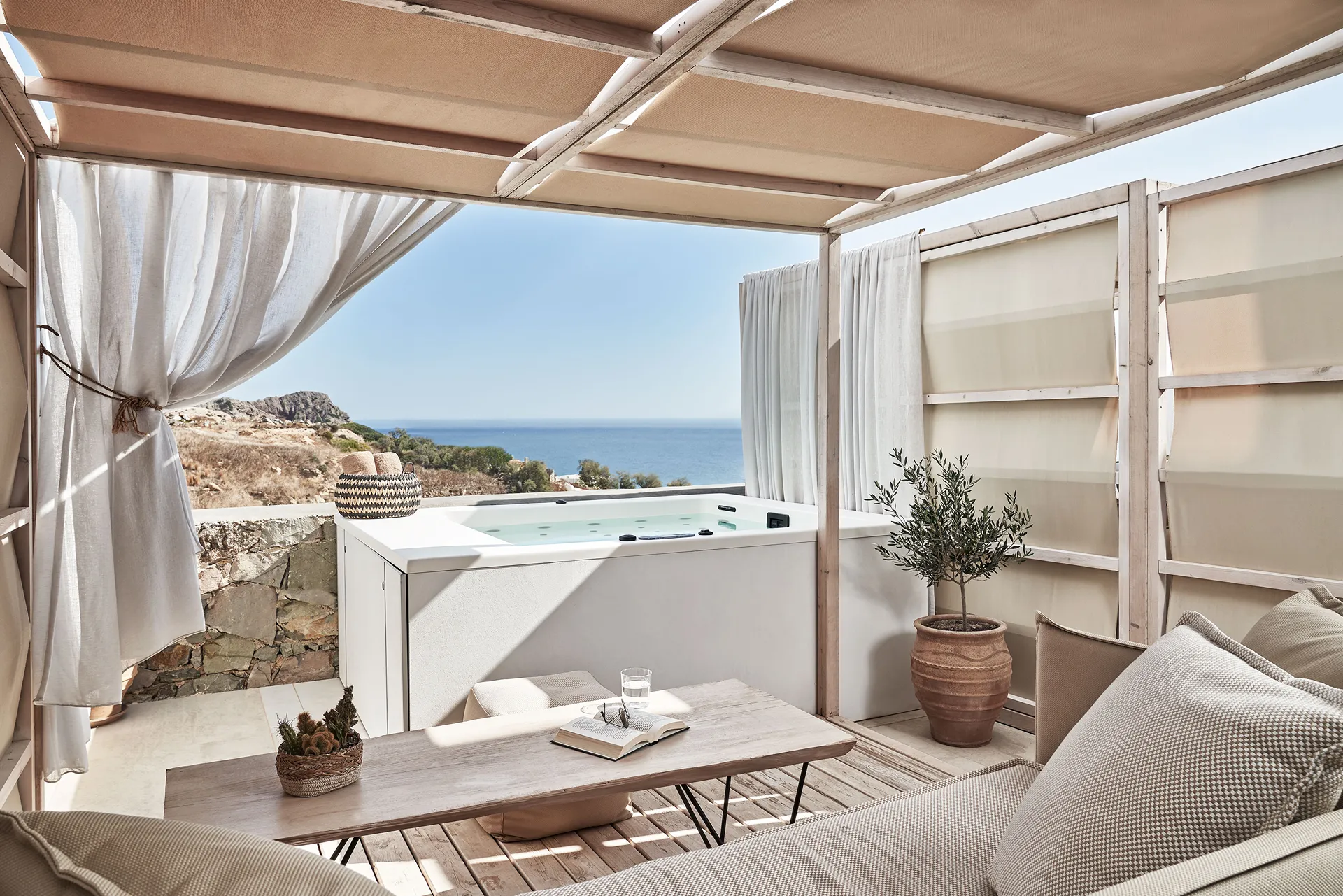 Volcano Luxury Suites