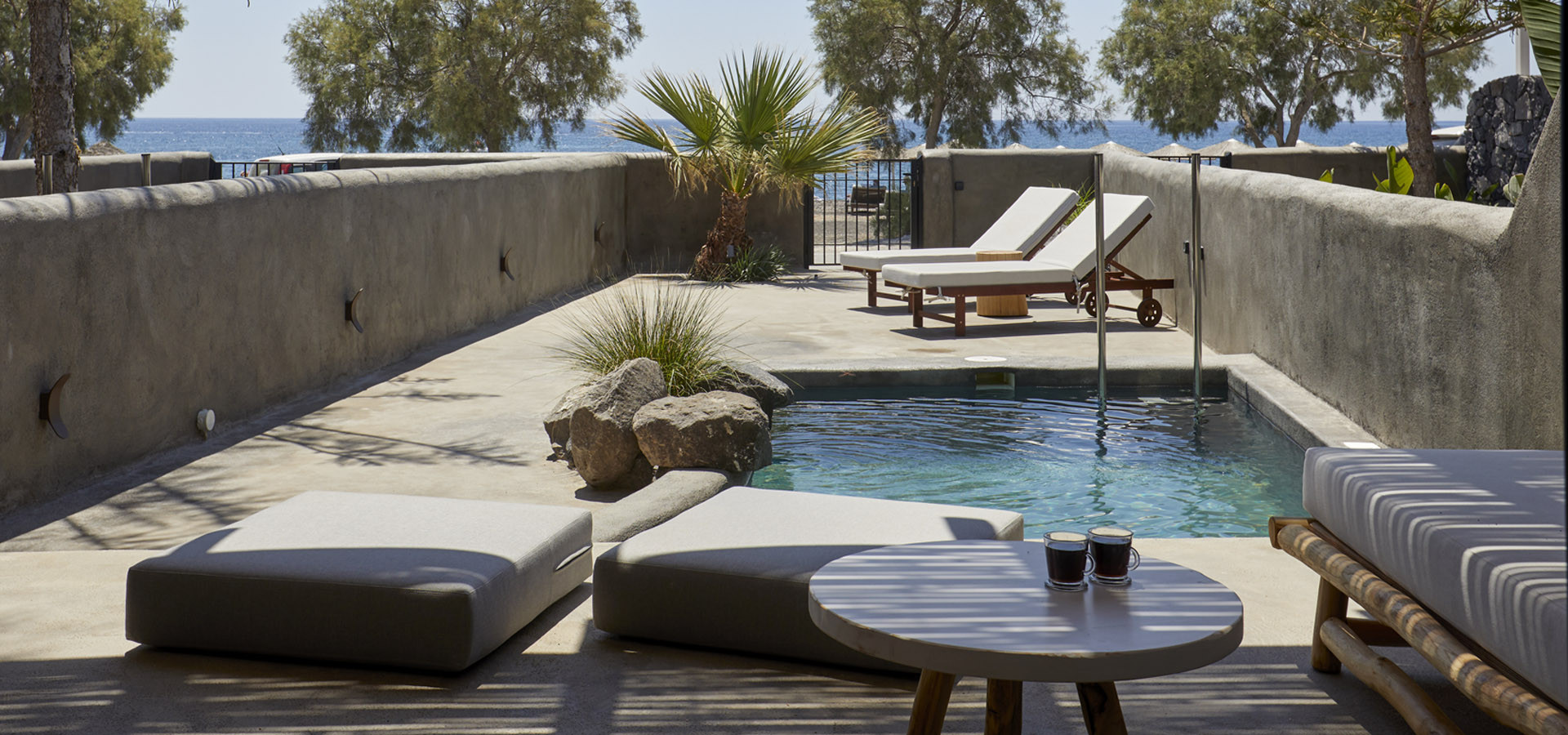 Oscar Beachfront Suites