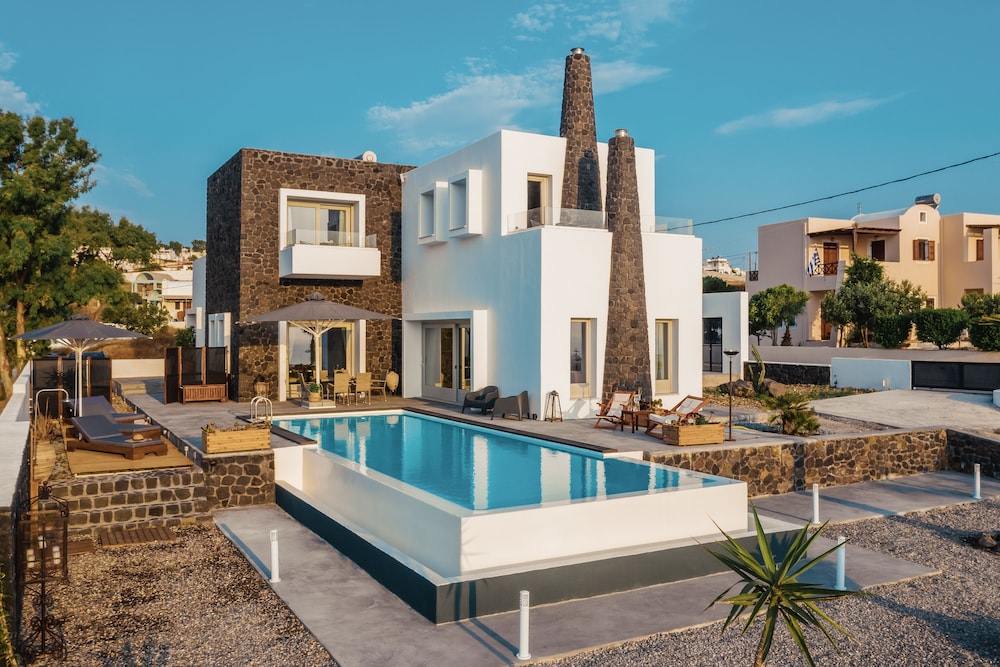 Kaminos Luxury Villa