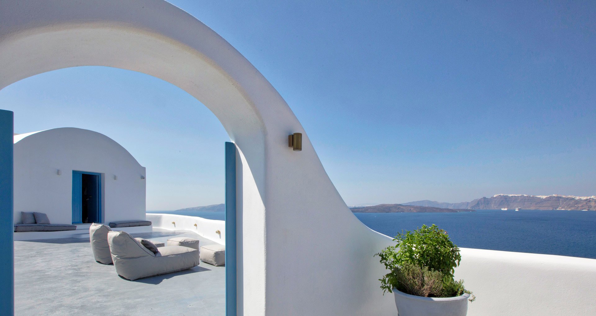 Akrotiri Cove Villa