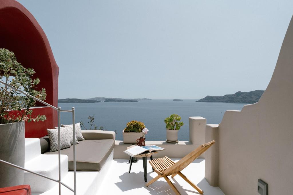 Nano Oia Canaves